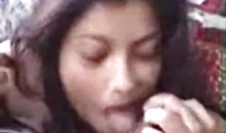 Yumeno सेक्सी इंग्लिश फिल्म बीएफ Aika कैमरामैन के साथ स्टूडियो में गड़बड़