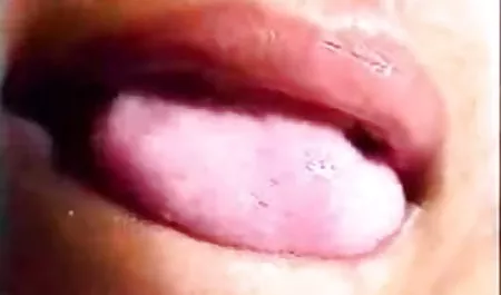 ली मैजिक डिक ने साथी सेक्सी मूवी देखने के लिए को गोदी के बीच दिया