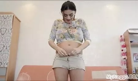 स्ट्रॉबेरी और सेक्सी मूवी फिल्म क्रीम के साथ गुदा मज़ा
