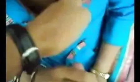 एशिया अर्जेंटो को अपने पति को सेक्सी बीएफ फिल्म पाने में मुश्किल समय आता है