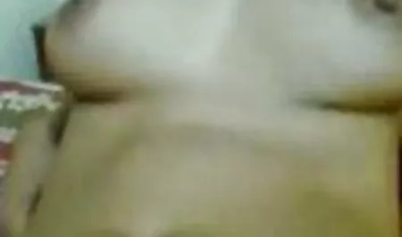 वह इतना चाहती है कि वह किसी भी पद पर सेक्सी फिल्म देखने वाली आसीन हो!