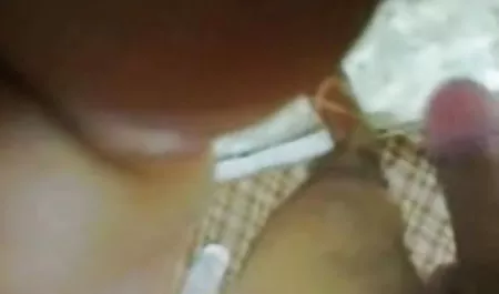 सीरनिटी नॉक्स बीएफ पिक्चर फिल्म सेक्सी ने उसके अंतर को सहलाया