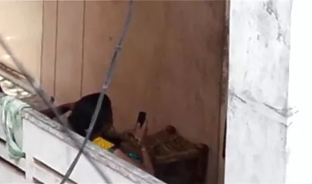 लड़कियां एक एयर गद्दे की ताकत का परीक्षण करती सेक्स फिल्म सेक्स सेक्स सेक्स हैं