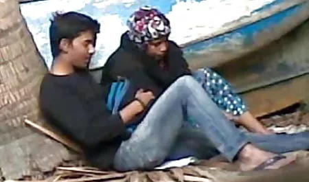 लैला की कीमत हिंदी में सेक्सी वीडियो फुल मूवी शौचालय में एक काला मुर्गा चूसा