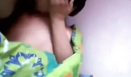एक मालिश करने वाले के साउथ फिल्म सेक्सी वीडियो साथ चिल्ला रहा है