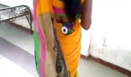 अतृप्त लुसी सेक्सी फिल्म देखने की थाई के लिए दो आदमी
