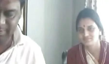 एक जापानी होटल क्लाइंट एक नौकरानी के साथ छेड़खानी सेक्सी पिक्चर वीडियो हिंदी करता है