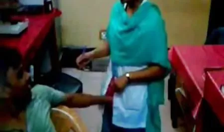 चीनी और उत्कीर्ण हिंदी वीडियो फिल्म सेक्स शिक्षक