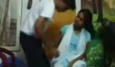 एक प्रेमिका के साथ बीएफ फिल्म सेक्सी मूवी लड़की ने अपने प्रेमी को एक गधा दिया